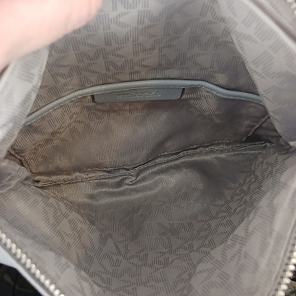 Project - Michael Kors Fold Over Crossbody/Clutch Bag - Picture 4 of 7